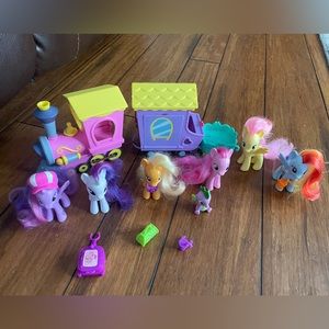 My little pony train with six ponies and accessories